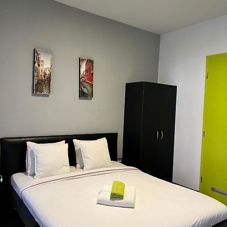 Himalayan Hostel Загреб Екстер'єр фото
