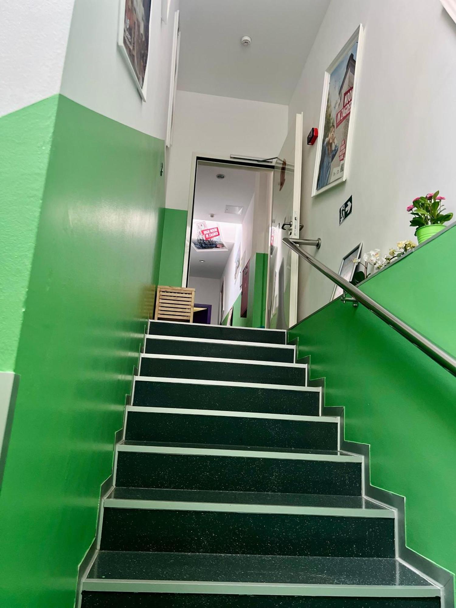 Himalayan Hostel Загреб Екстер'єр фото